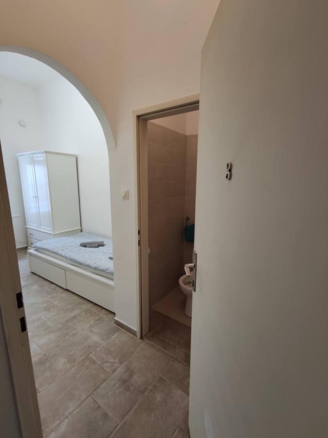 Room With Privat Shower In 3 Rooms Apartment Wiedeń Zewnętrze zdjęcie